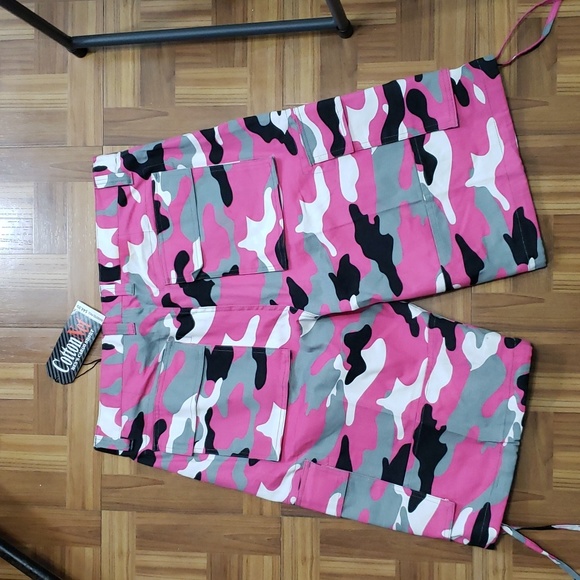 COTTON NET pink camo cargo shorts - Picture 2 of 16
